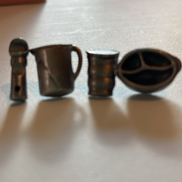 Tupperware pewter cork board pins - Picture 4 of 4